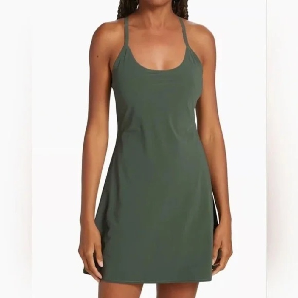 NWT Outdoor Voices The Exercise Dress Evergreen size S/M built in shorts/pockets - Picture 3 of 13